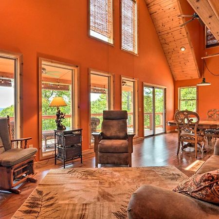 Spacious Log Cabin With Fire Pit And Game Room! Eureka Springs Eksteriør billede