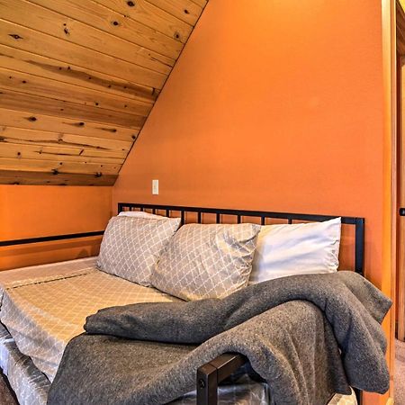 Spacious Log Cabin With Fire Pit And Game Room! Eureka Springs Eksteriør billede
