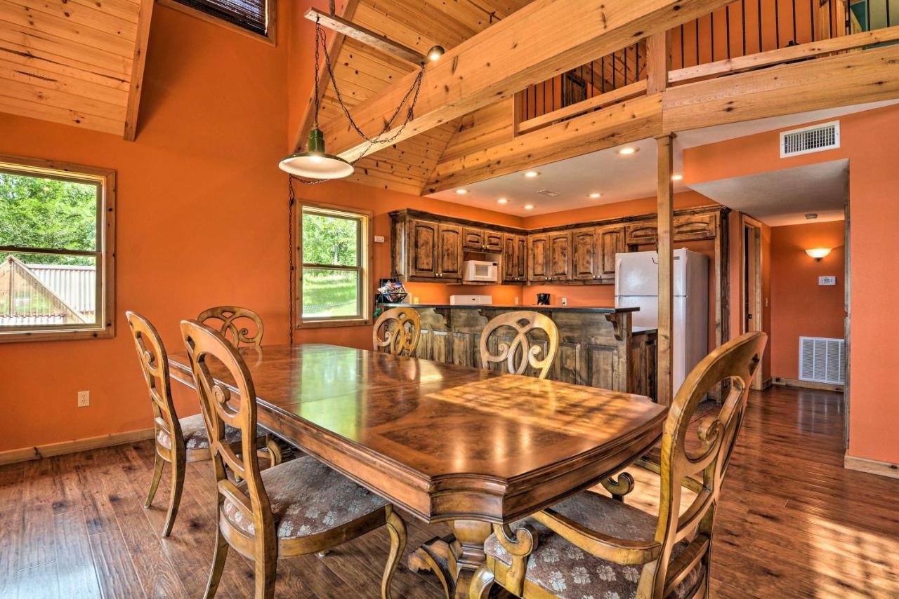 Spacious Log Cabin With Fire Pit And Game Room! Eureka Springs Eksteriør billede