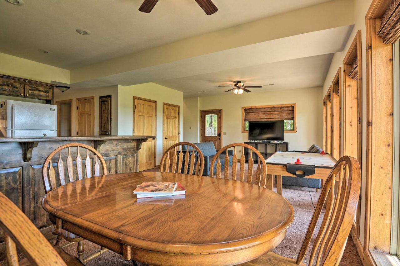 Spacious Log Cabin With Fire Pit And Game Room! Eureka Springs Eksteriør billede