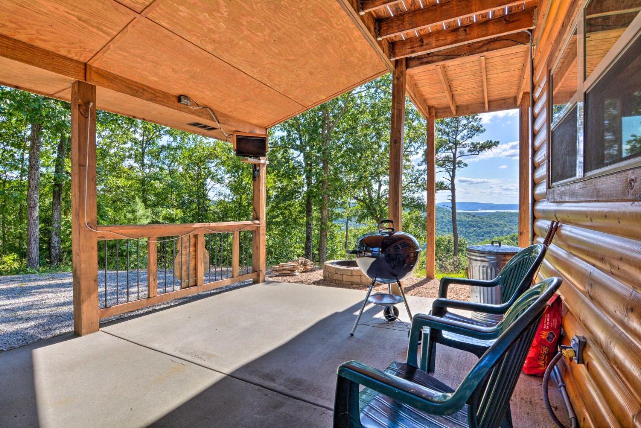 Spacious Log Cabin With Fire Pit And Game Room! Eureka Springs Eksteriør billede