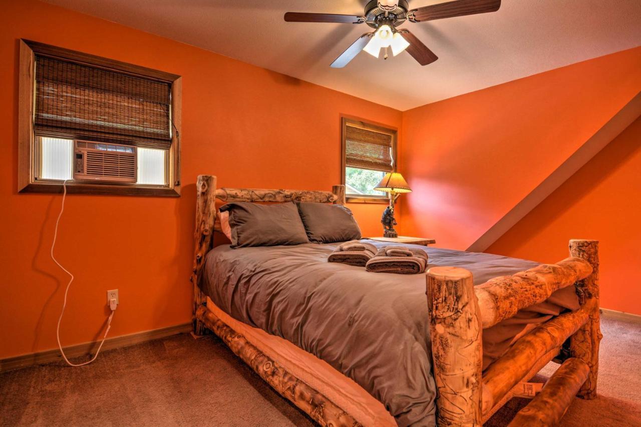 Spacious Log Cabin With Fire Pit And Game Room! Eureka Springs Eksteriør billede